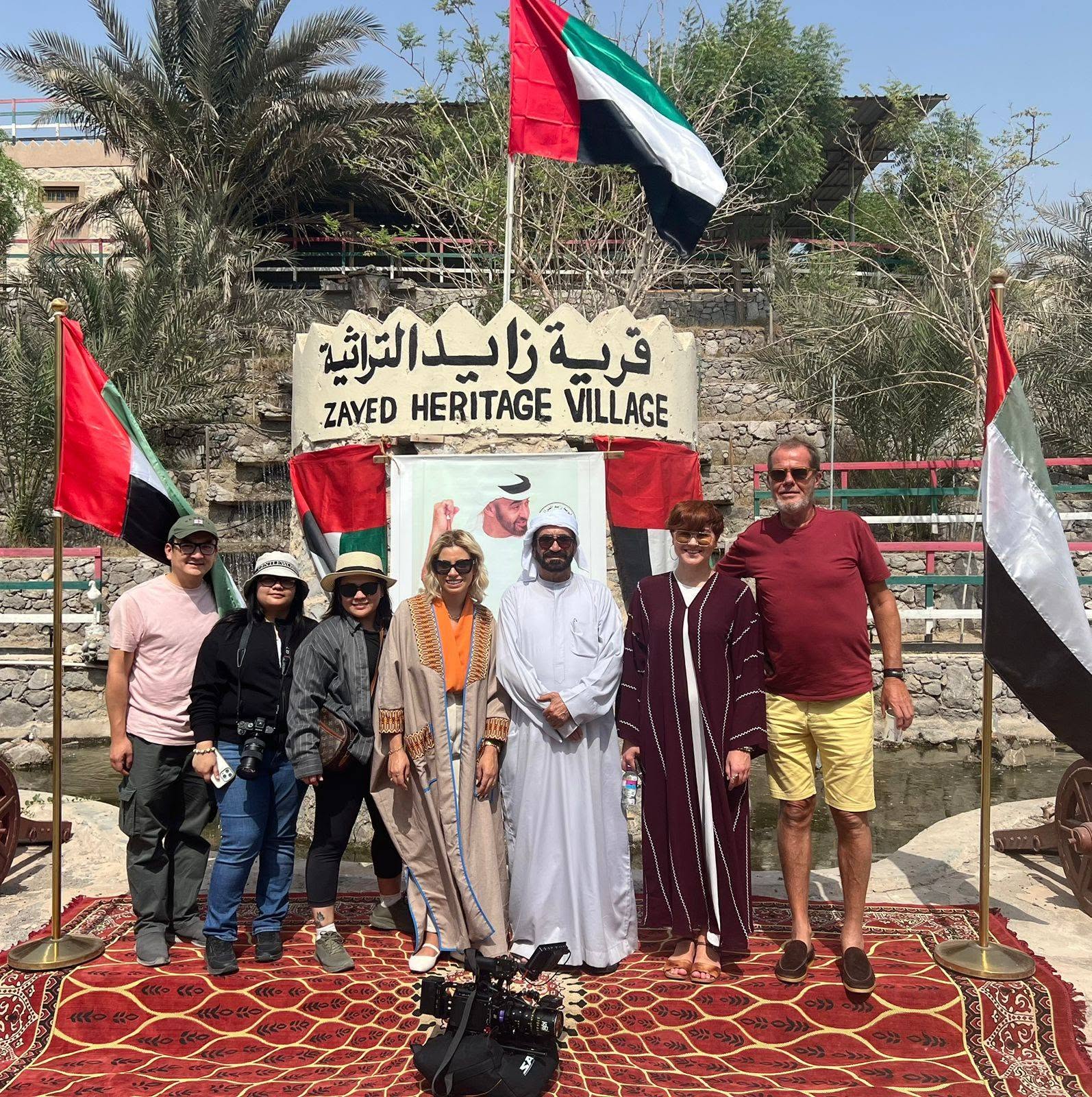وفود إعلامية وطبية تزور قرية زايد التراثية للتعرف على التراث الإماراتي