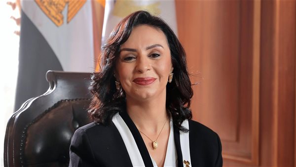 حملة مايا مرسي للقيادة الآمنة ورفع وعي السائقين بخطورة المخدرات