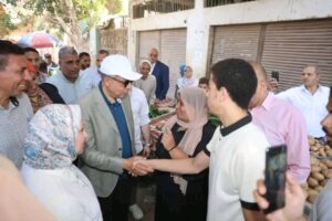 "محافظ المنيا يستمع لمطالب المواطنين ويوجّه بحلول فورية ودعم الحالات الإنسانية"