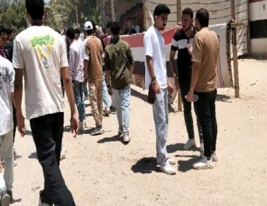 طلاب الثانوية العامة بالفيوم: "الكيمياء تعجيزية والجغرافيا أنقذتنا!"
