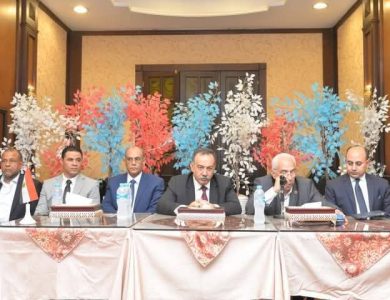 محافظ أسيوط يلتقي مجلس إدارة نادي أسيوط الرياضي ويؤكد حقوق الجميع مصونة والنادي مستمر في أداء رسالته المجتمعية