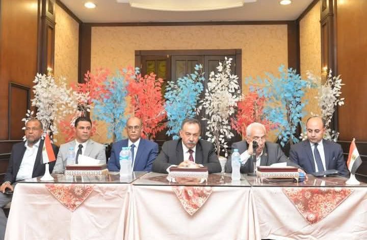 محافظ أسيوط يلتقي مجلس إدارة نادي أسيوط الرياضي ويؤكد حقوق الجميع مصونة والنادي مستمر في أداء رسالته المجتمعية