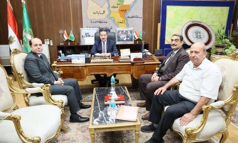 محافظ المنوفية يلتقي مسئولي جهاز تنمية المشروعات لدعم المشروعات الصغيرة وتوفير فرص عمل للشباب.
