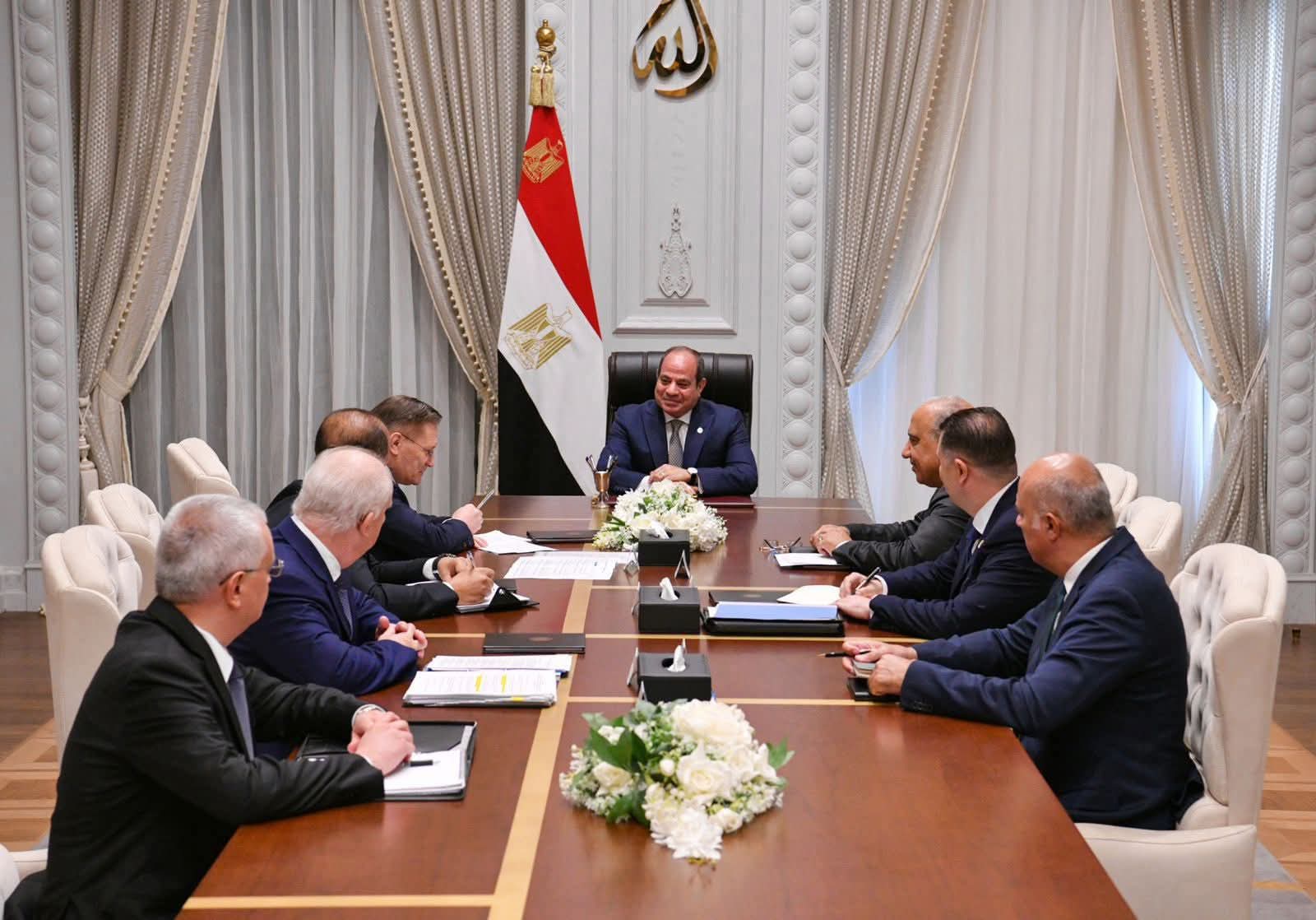 الرئيس السيسي يلتقي المدير العام لهيئة الدولة للطاقة النووية الروسية بالعلمين