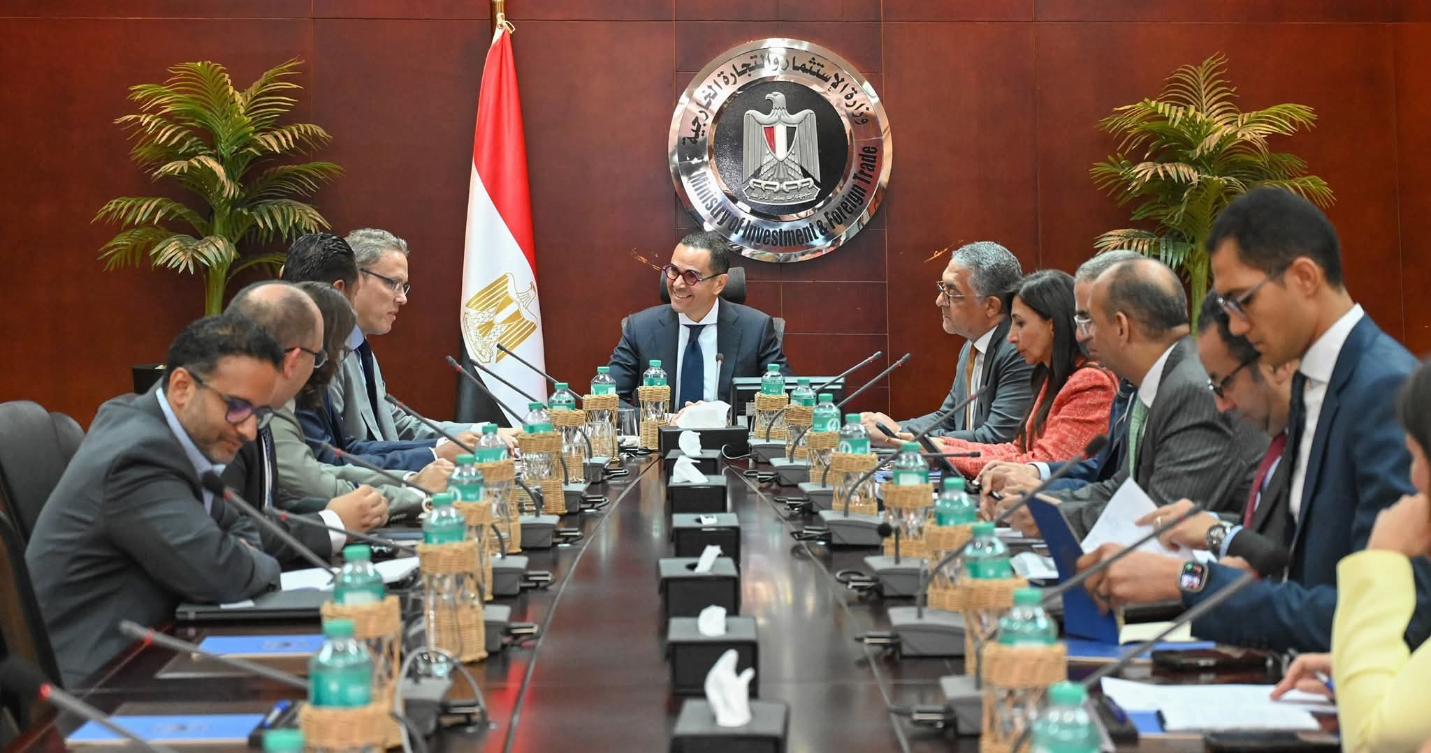 وزير الاستثمار والتجارة الخارجية يلتقي وفد شركة ببسيكو العالمية