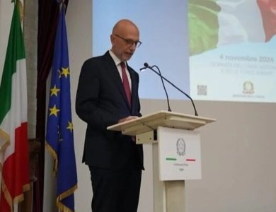 الجزائر تستقبل بعثة تجارية إيطالية مع تركيز على قطاع السيارات 