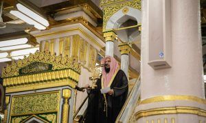 فضيلة الشيخ الدكتور خالد المهنا يؤم المصلين لصلاة الجمعة بالمسجد النبوي الشريف