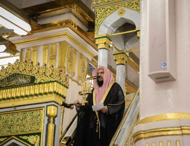 فضيلة الشيخ الدكتور خالد المهنا يؤم المصلين لصلاة الجمعة بالمسجد النبوي الشريف