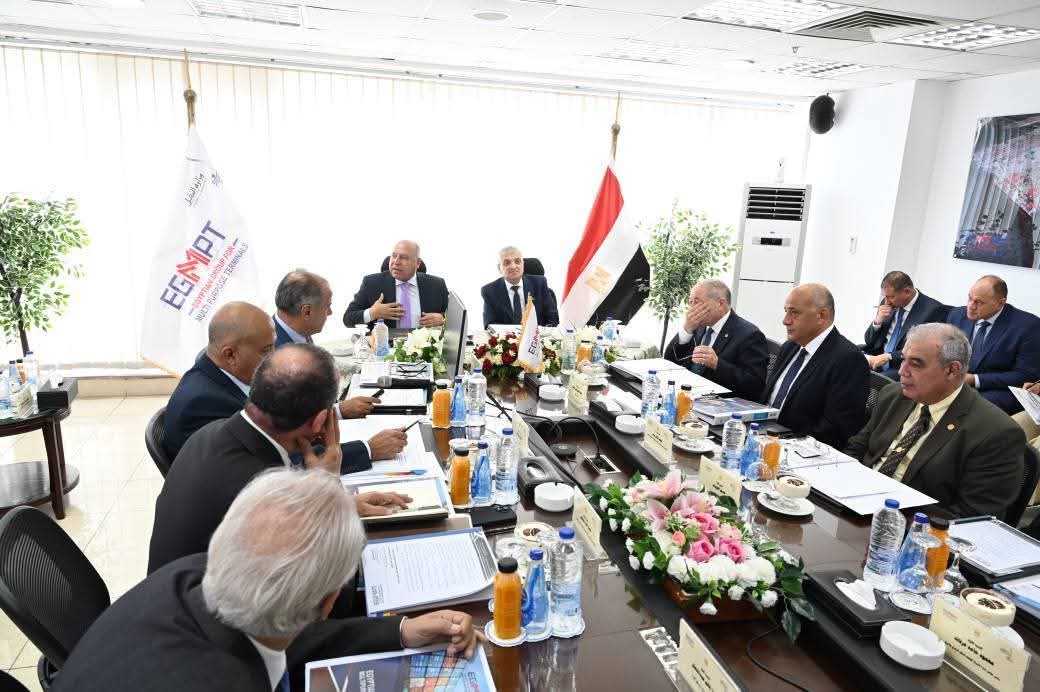 وزير الصناعة يترأس اعمال الجمعية العامة لشركة المجموعة المصرية للمحطات متعددة الأغراض
