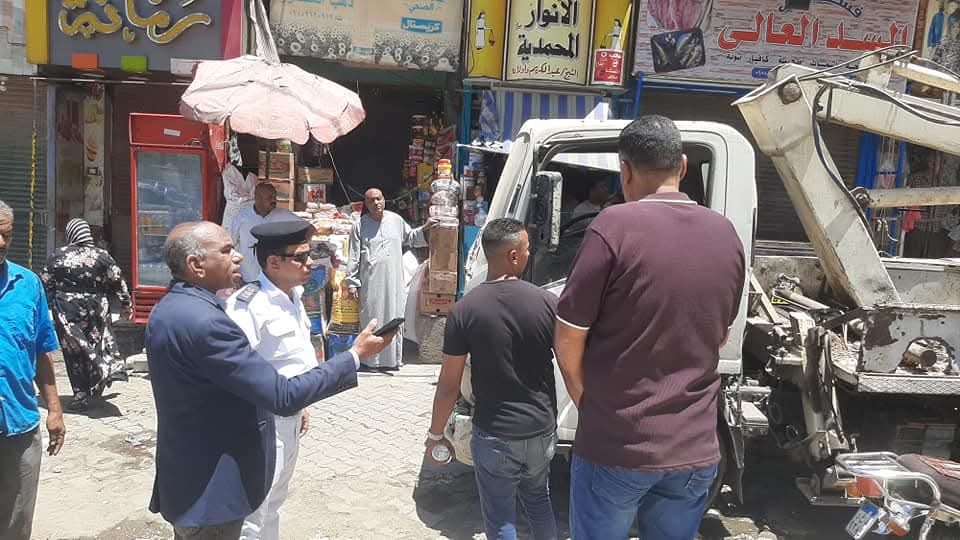 علاء شعراوي يضرب بقوة في القيسارية والعارف: 28 محضرًا وتشميع محلات وضبط 120 إشغال!