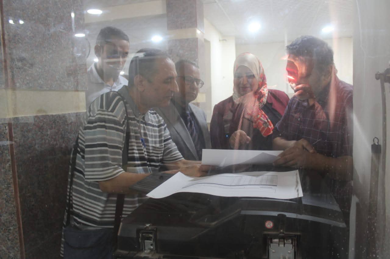 السكرتير العام المساعد يشيد بأداء مركز سوهاج التكنولوجي: "نموذج يُحتذى في خدمة المواطن!"