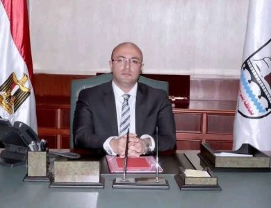 قرارًا بزيادة تعريفة التاكسي المتجهة (فقط) إلى مجمع المواقف أسفل محور عدلي منصور .