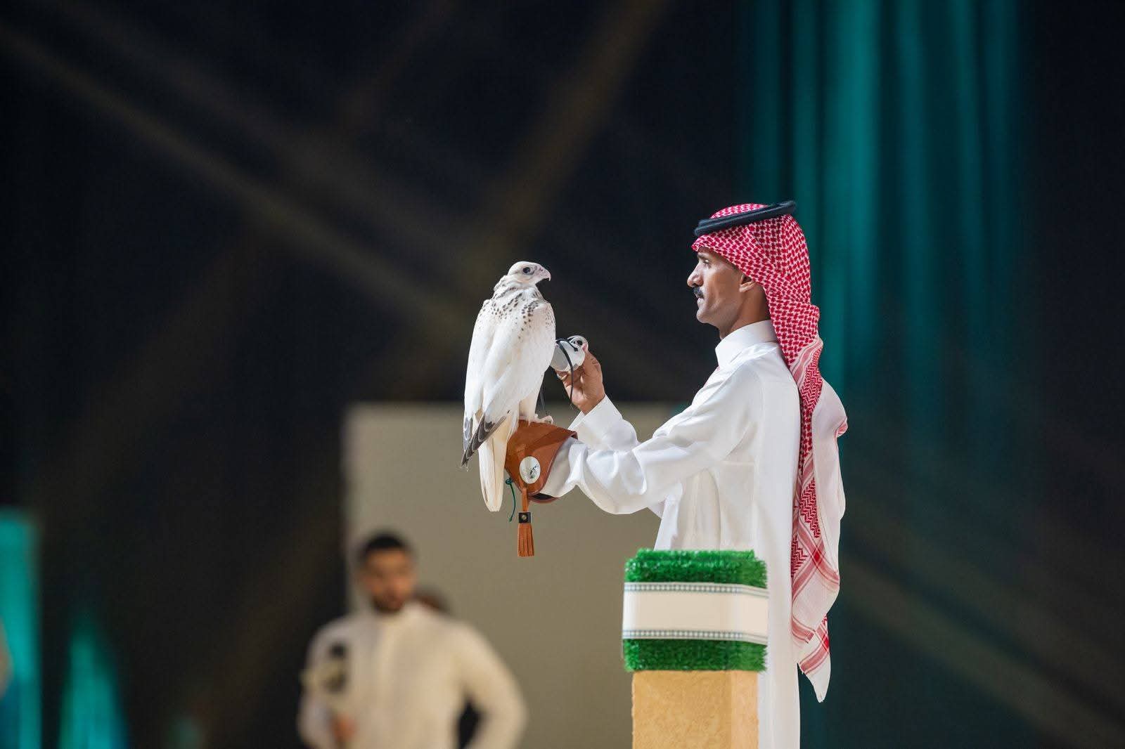 5 أغسطس.. نخبة سلالات الصقور تحلّق في سماء الرياض