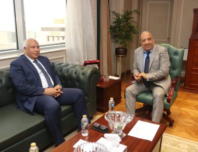 اللواء محمد الزملوط: لدينا مساحات شاسعة ومناطق هي الأفضل لمشروعات الطاقة الشمسية