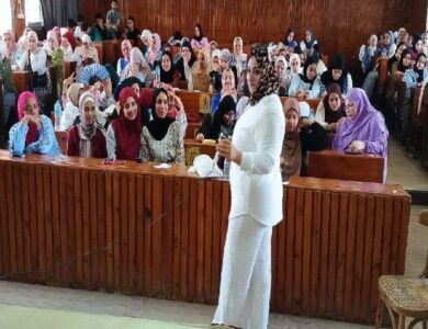 "إيجي جولي" تواصل تدريب طلاب اقتصاد منزلي المنوفية على مهارات اللغة الإنجليزية
