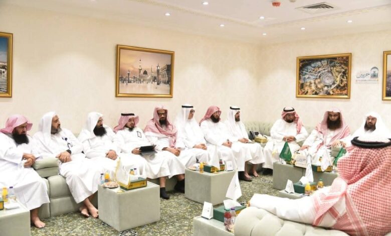 السديس يدشّن “مركز الاتصال السحابي الموحد” لتعزيز الخدمة الدينية الرقمية في المسجد النبوي