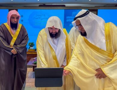 السديس يُدشّن مبادرة “خدمة مستفيدينا شرف لمنسوبينا” بفرع الشؤون الدينية في المسجد النبوي