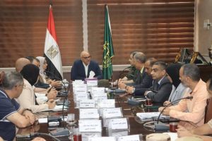 محافظ القليوبية يناقش إنشاء كوبري عبودة بشبين القناطر علي ترعة الشرقاوية.