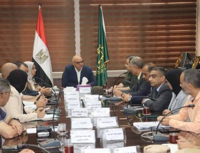 محافظ القليوبية يناقش إنشاء كوبري عبودة بشبين القناطر علي ترعة الشرقاوية.