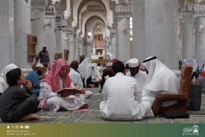 رئاسة الشؤون الدينية تواصل تنفيذ برنامج حفظ السنة والمتون العلمية في الحرمين الشريفين