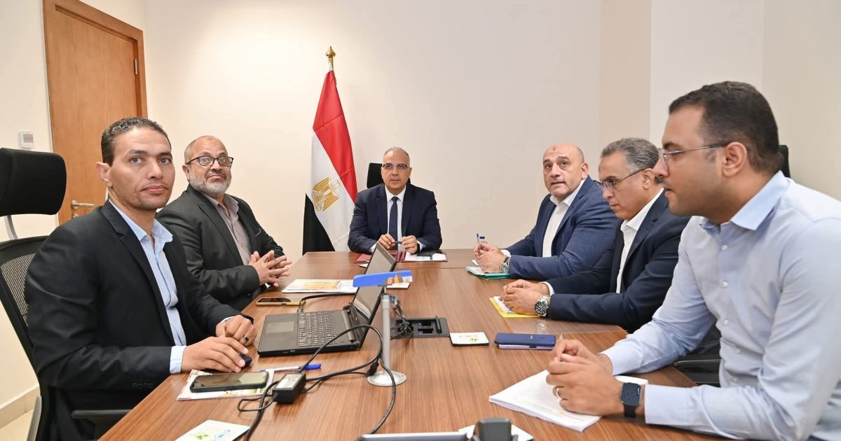 وزير الري يتابع أعمال حماية الشواطئ المصرية والإعداد لعقد اجتماع اللجنة العليا لتراخيص الشواطئ