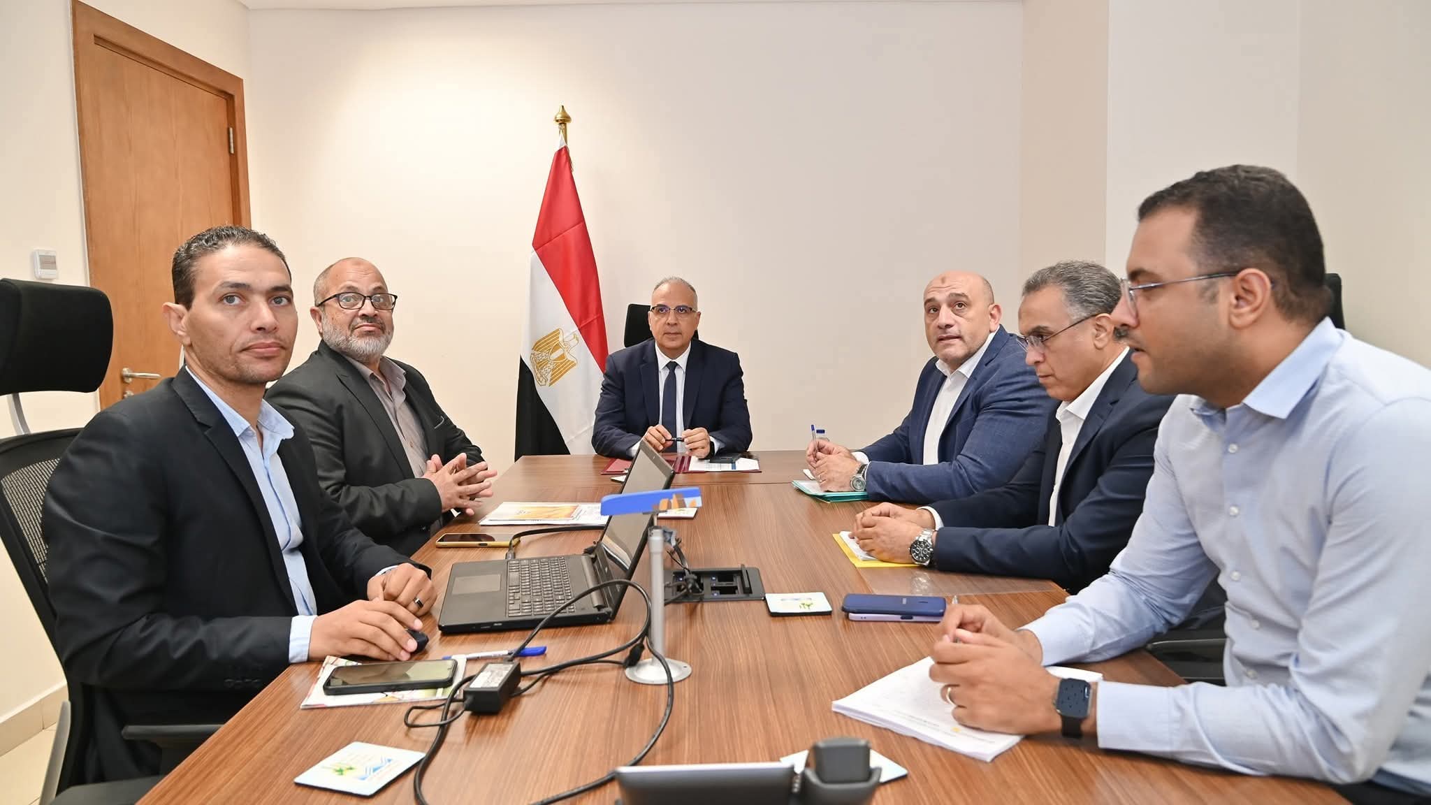 وزير الري يتابع أعمال حماية الشواطئ المصرية والإعداد لعقد اجتماع اللجنة العليا لتراخيص الشواطئ