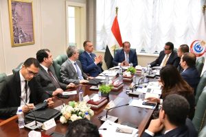 وزير الصحة يبحث سُبل استدامة تمويل التأمين الصحي الشامل ومقترحات تعديل المساهمة التكافلية