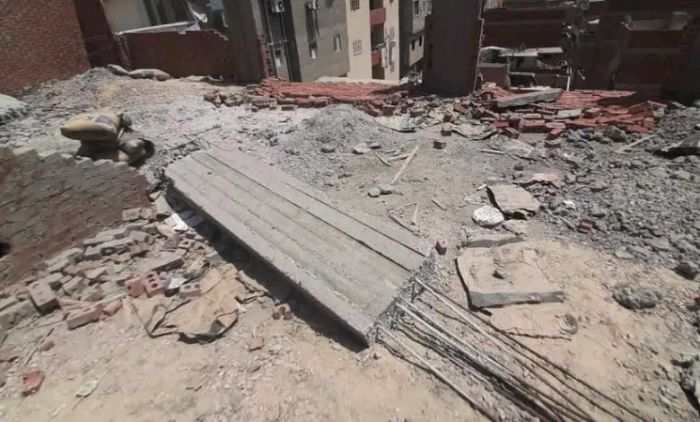 إزالة مخالفات بناء بالدور السابع العلوي بشارع الضغط العالي بدمنهور