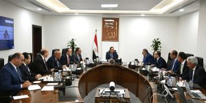 توافق بين الحكومة والتجار والصناع على مبادرة لخفض أسعار السلع المختلفة