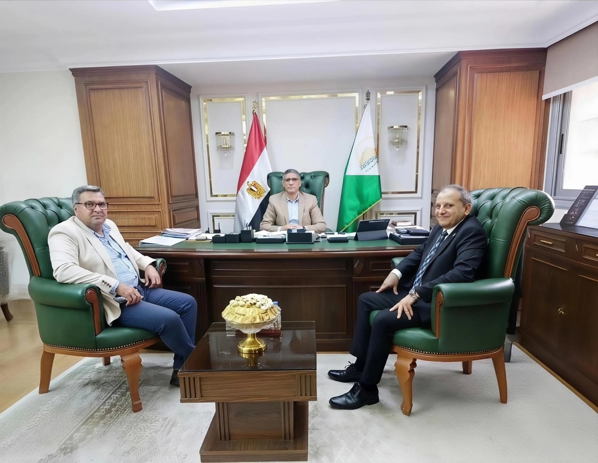 محافظ الجيزة يُشكِّل لجنة بالتعاون مع نقابة المهندسين لمراجعة إجراءات السلامة والصحة المهنية بالمنشآت الحيوية والخدمية بالمحافظة