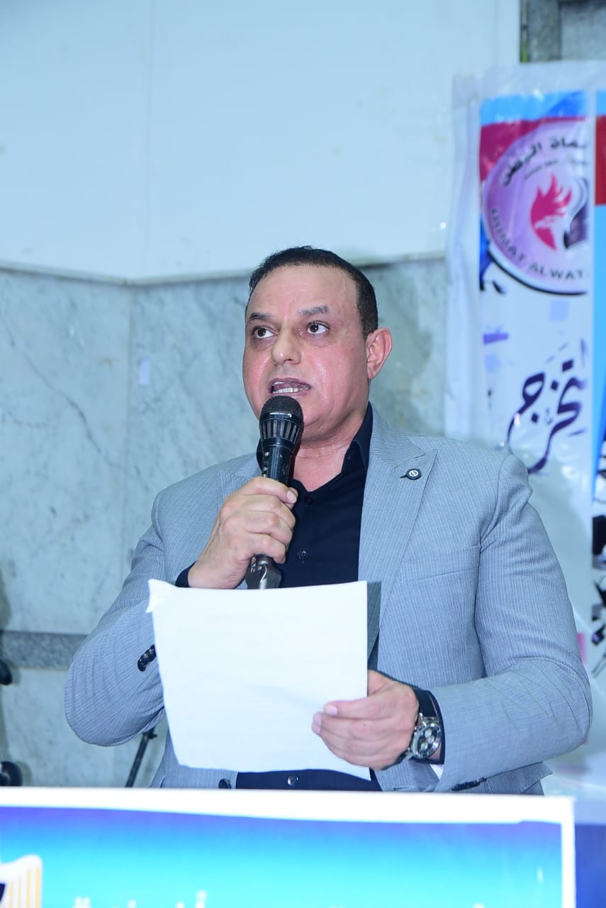 بحضور نائب محافظ سوهاج حماة الوطن بسوهاج يكرم أوائل الشهادة الإعدادية.
