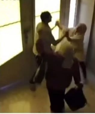 القبض على المتهمين بالاعتداء على طبيبة وابنتيها ملاك عقار المنصورة