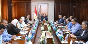 "مدبولي يطلق شبكة عيادات ذكية بالإسكندرية: شراكة ثلاثية لتحول صحي شامل"