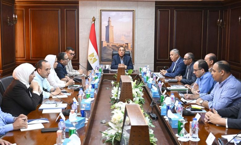 "مدبولي يطلق شبكة عيادات ذكية بالإسكندرية: شراكة ثلاثية لتحول صحي شامل"