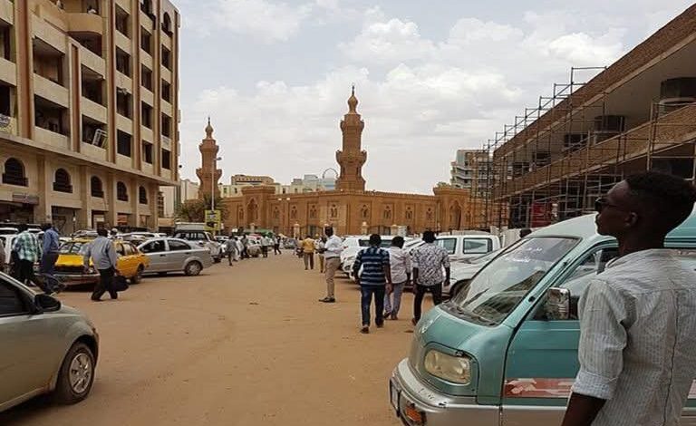 السودان:البشير يوجه دعوة لأصحاب الشركات والمحال التجارية بالسوق العربي
