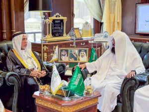 السديس يستقبل شيخ مؤذني المسجد النبوي ويشيد بدور المؤذنين في تعزيز رسالة الحرمين