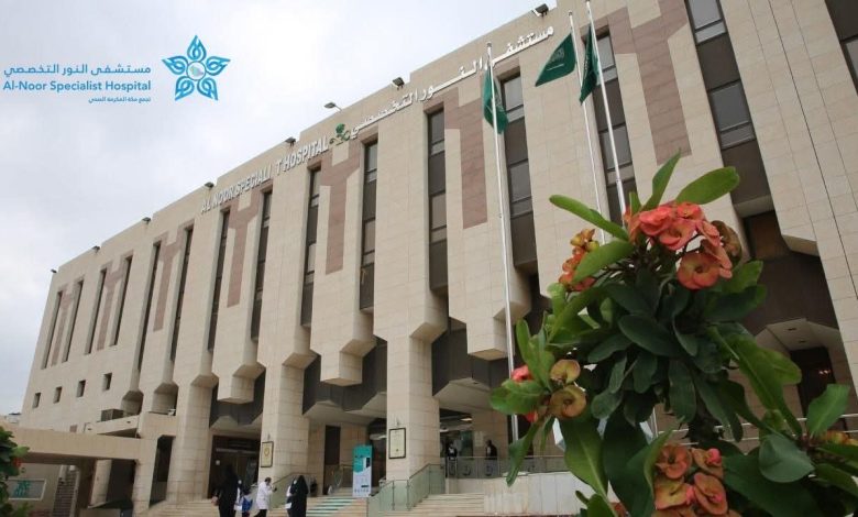 عملية جراحية نادرة تنهي معاناة فتاة يمنية من انحراف العمود الفقري بـ"نور مكة"