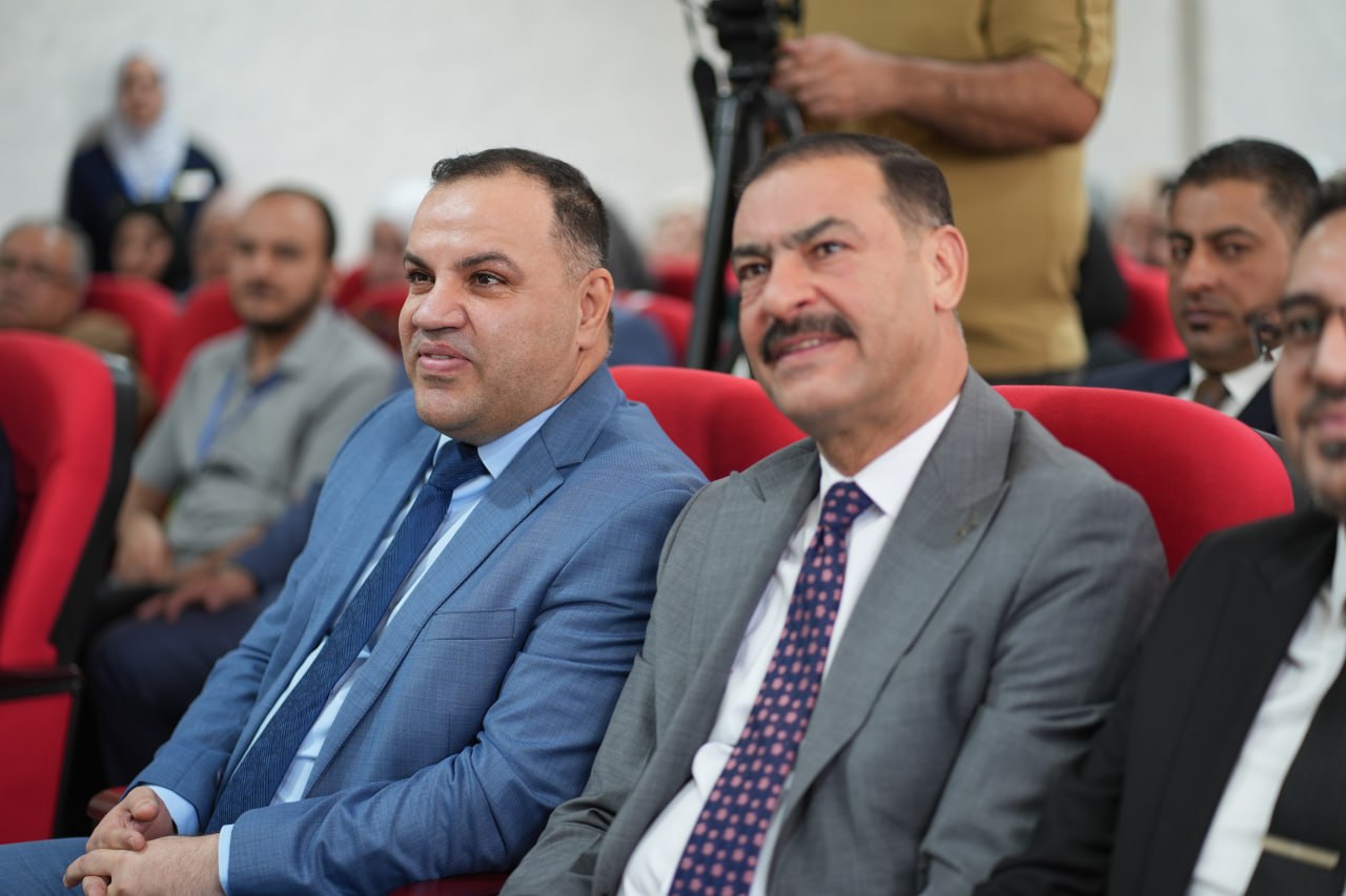 القيادة والإدارة في صلب التطوير التربوي