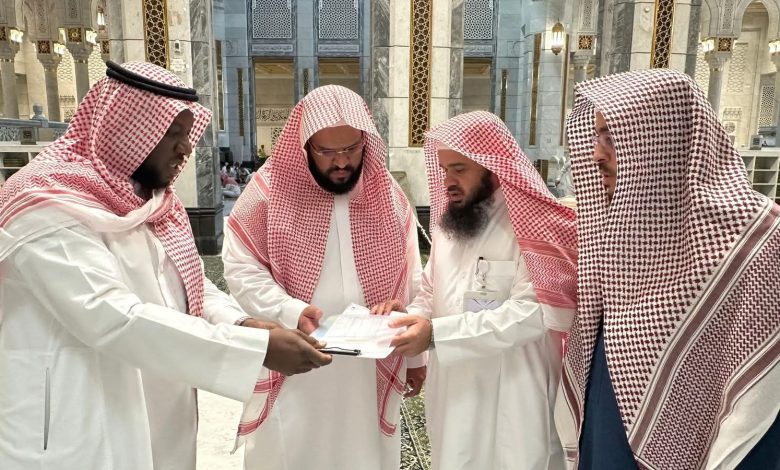 الصولي يقوم بجولة بالمسجد الحرام ويؤكد: رئاسة الشؤون الدينية تُسخّر إمكاناتها لخدمة طلاب العلم