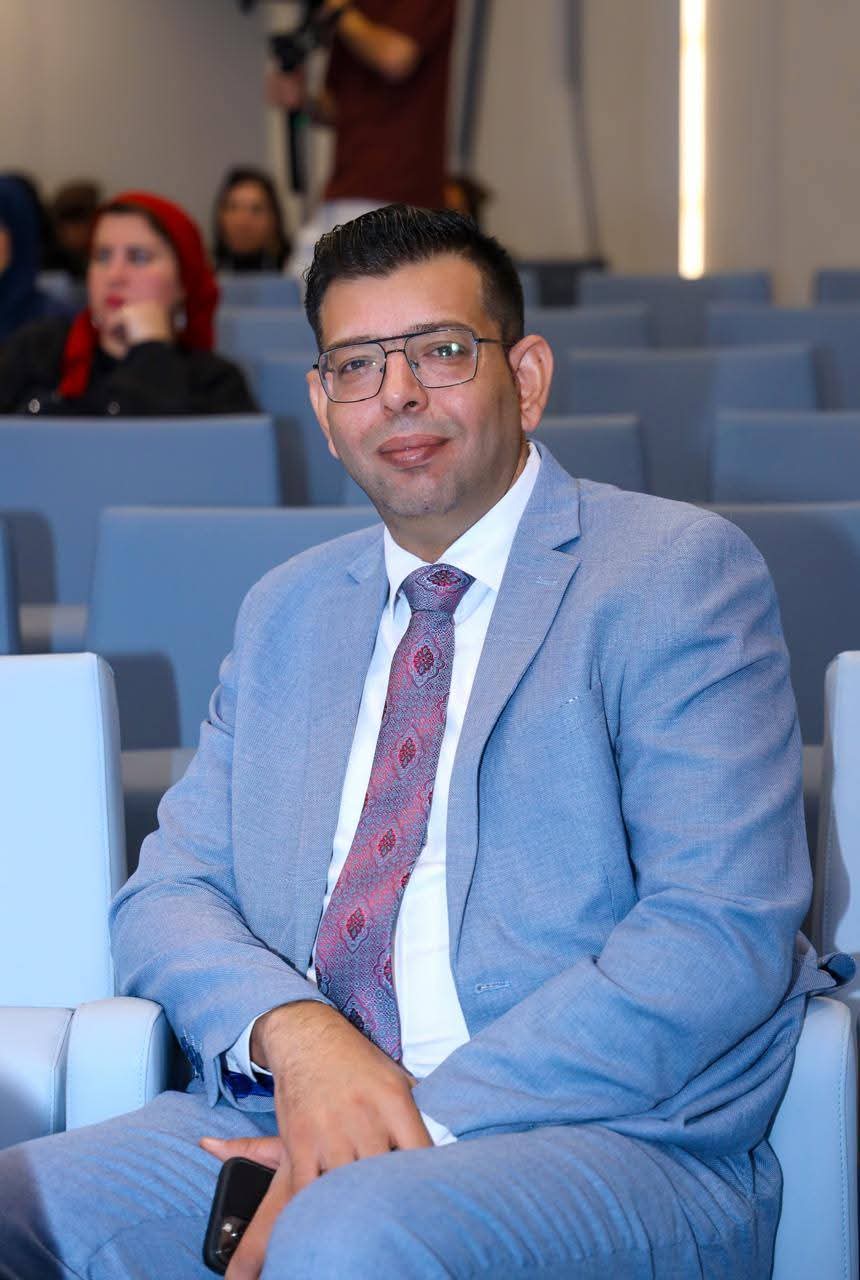 الكتاب ليس مجرّد سجل للصور أو أرشيف للزيارات الرسمية