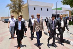 "محافظ الأقصر" يزور مستشفى الحميات ويشيد بالخدمات الطبية المقدمة..بالصور