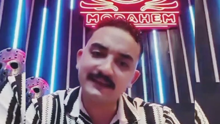 بلوجرز التيك توك يتساقطون .. مداهم بعد القبض عليه وبحوذته أفيون وحشيش : للتعاطي فقط !