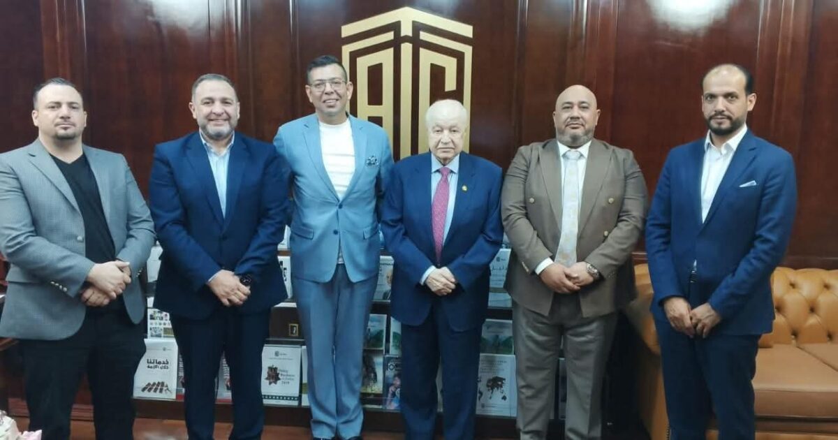رئيس مجلس أمناء الشبكة العربية للإبداع والابتكار الدكتور طلال أبو غزالة يستقبل وفد الشبكة في عمّان