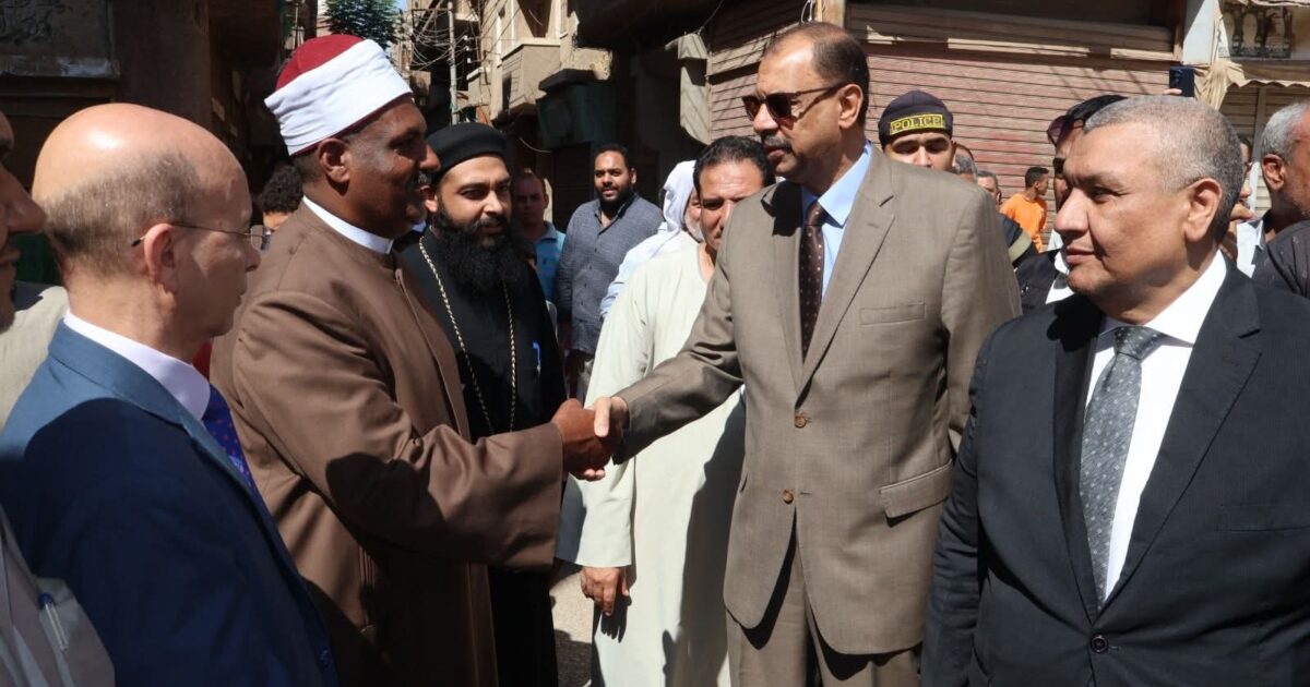 محافظ سوهاج يتفقد لجان انتخابات الشيوخ بطهطا والمراغة