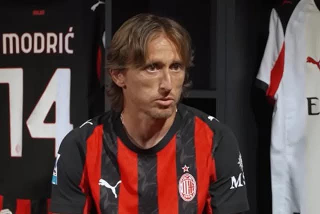 مودريتش اسطوره قلوب الميلانيستا