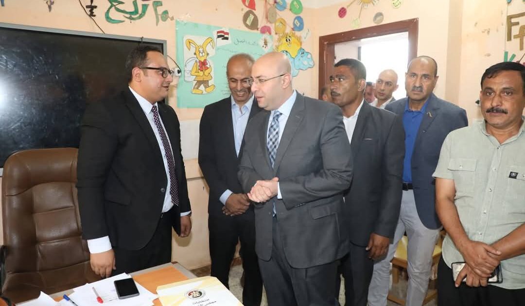 محافظ بني سويف يتفقد اللجان بمركزي ببا والفشن لمتابعة التصويت انتخابات مجلس الشيوخ 2025.