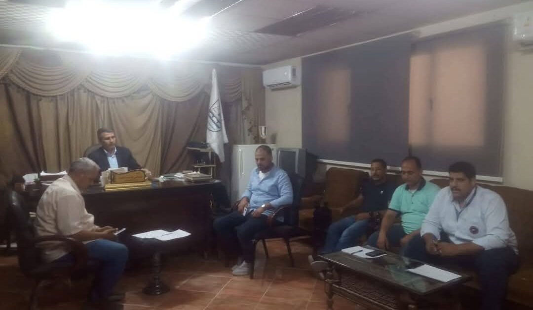 الوحدة المحلية بمركز ومدينة ناصر في متابعة النظافة والأسواق ورفع مستوى الخدمات.