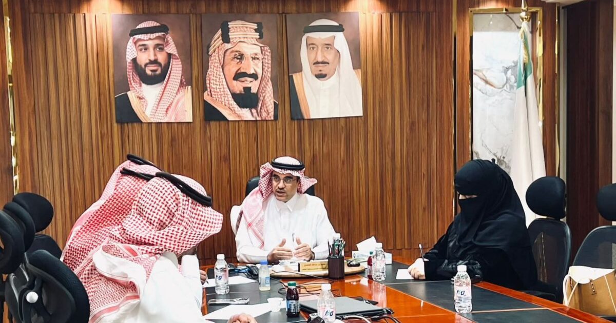 مدير عام تعليم الطائف يرأس الاجتماع التحضيري للاحتفاء باليوم الوطني الـ95