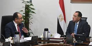رئيس الوزراء يتابع مشروع تطوير الغزل والنسيج مع وزير قطاع الأعمال