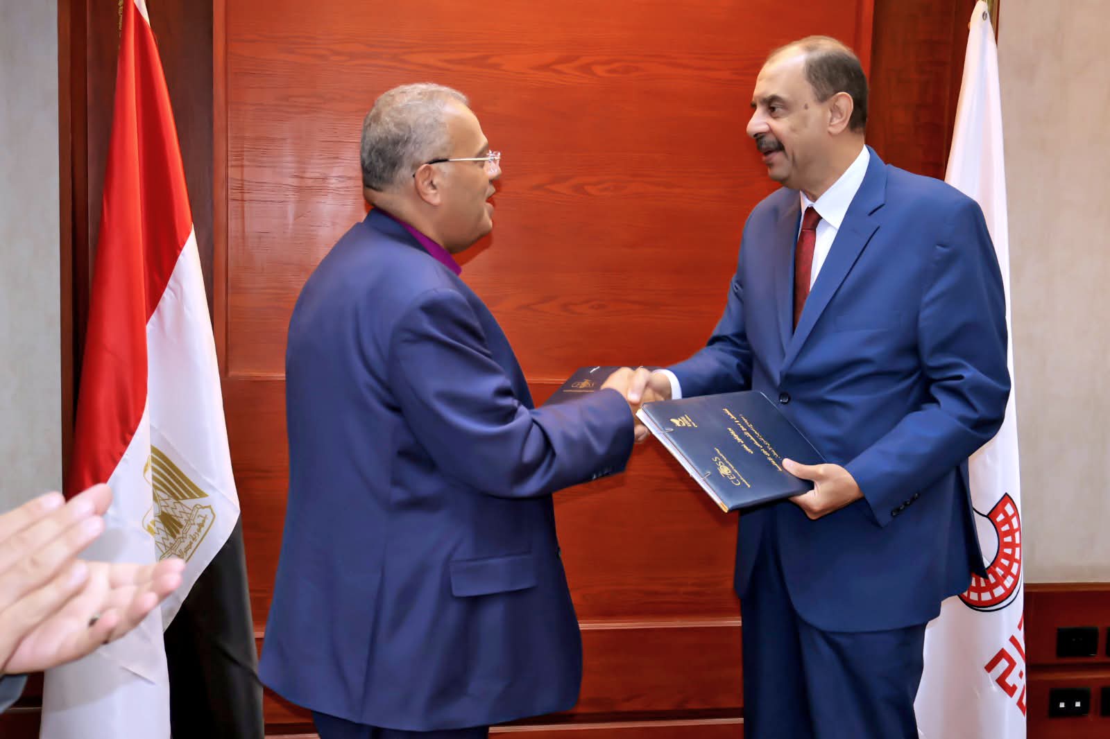 محافظ سوهاج يوقّع بروتوكول تعاون مع "القبطية الإنجيلية" لتمكين ذوي الإعاقة